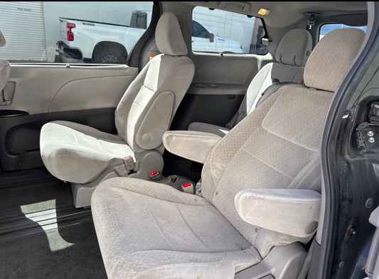 2015 Toyota Sienna LE