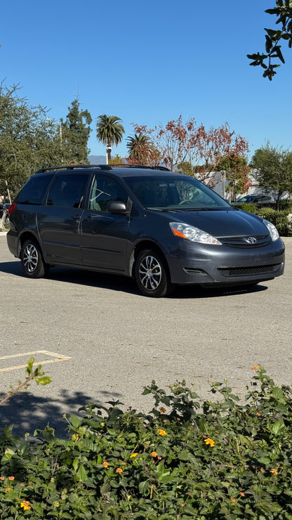 2010 Toyota Sienna LE