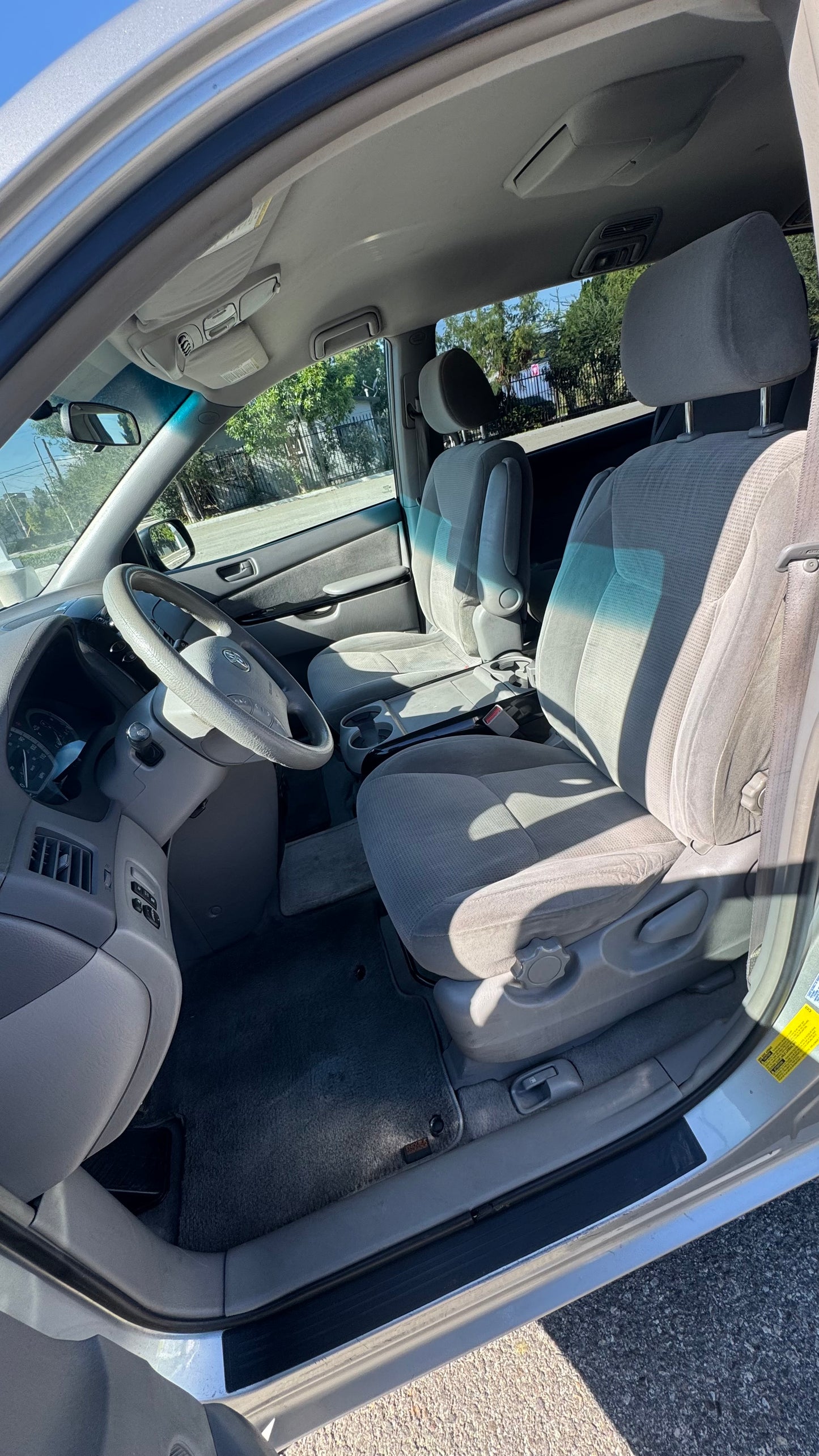 2004 Toyota Sienna LE