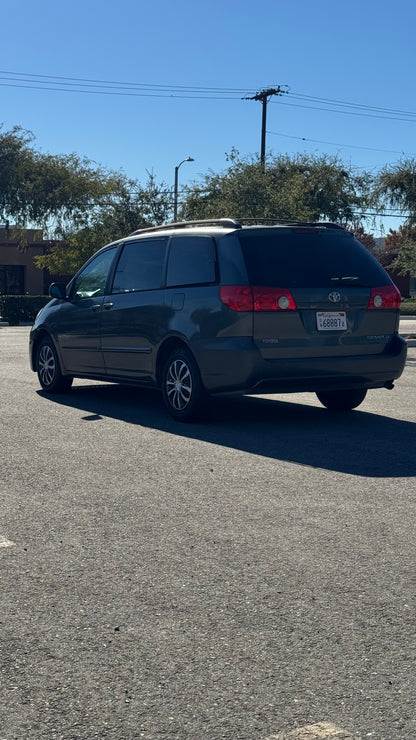 2010 Toyota Sienna LE