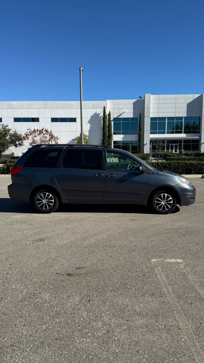 2010 Toyota Sienna LE