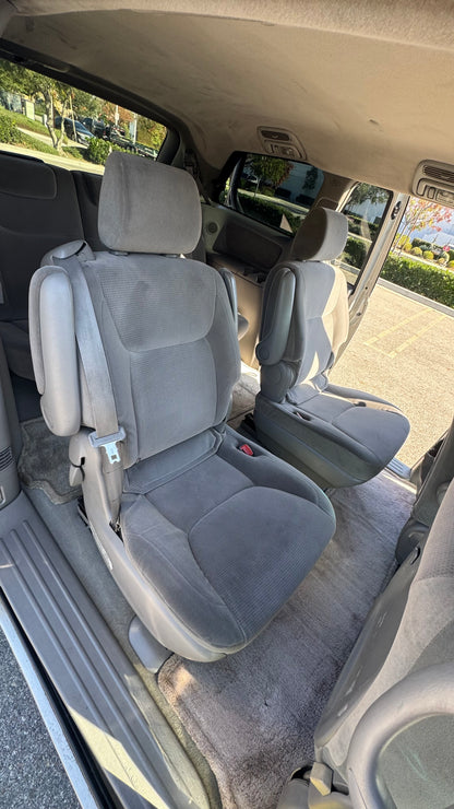 2004 Toyota Sienna LE
