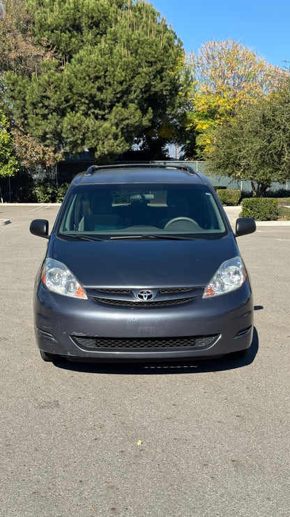 2010 Toyota Sienna LE