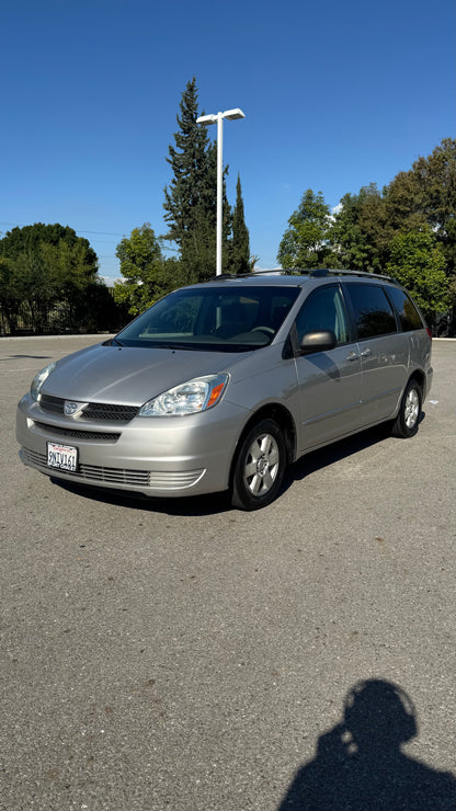 2004 Toyota Sienna LE